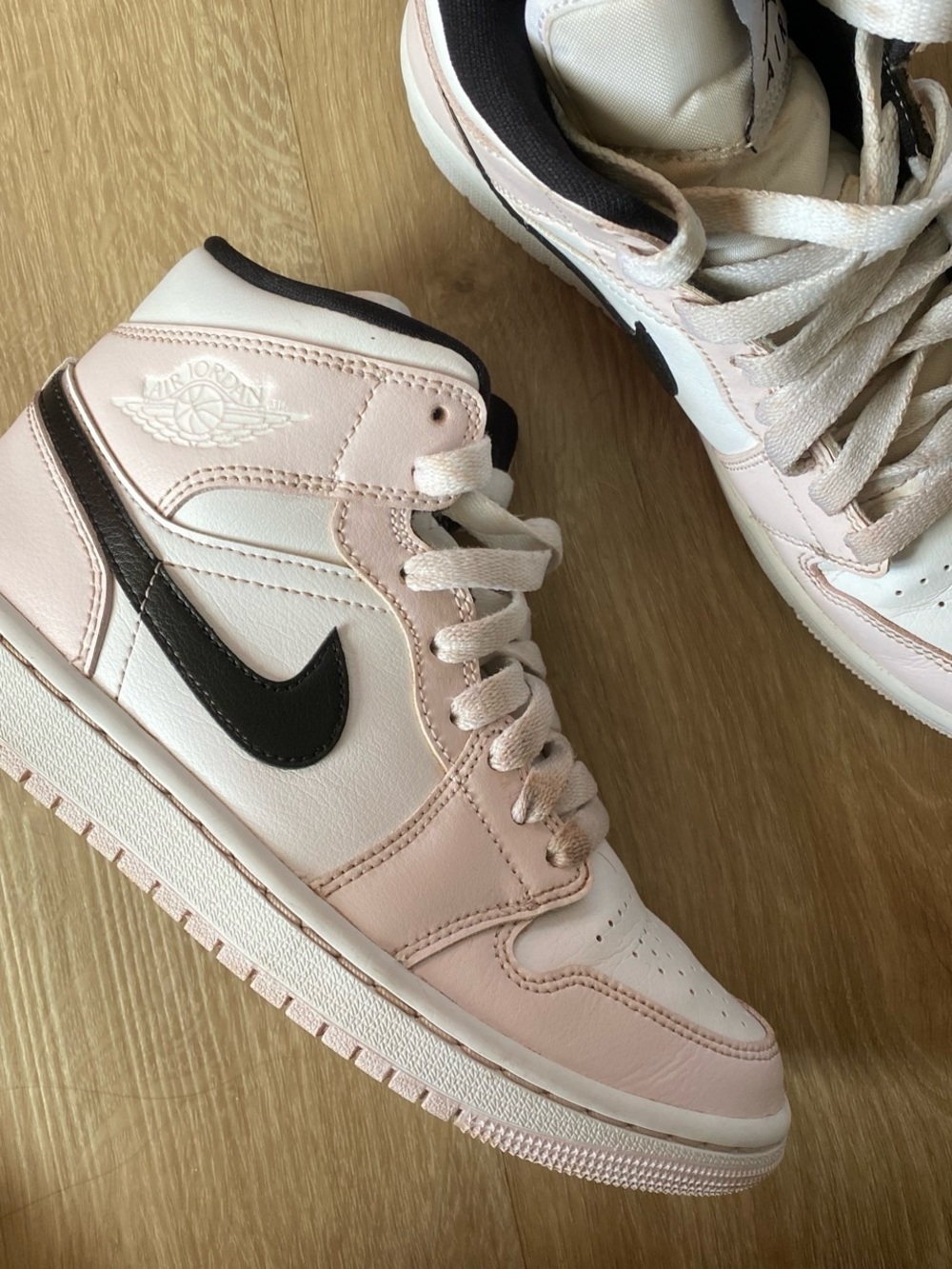 Jordan 1 Mid in “Barely Rose”